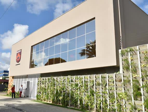 Escola Canadense Maple Bear